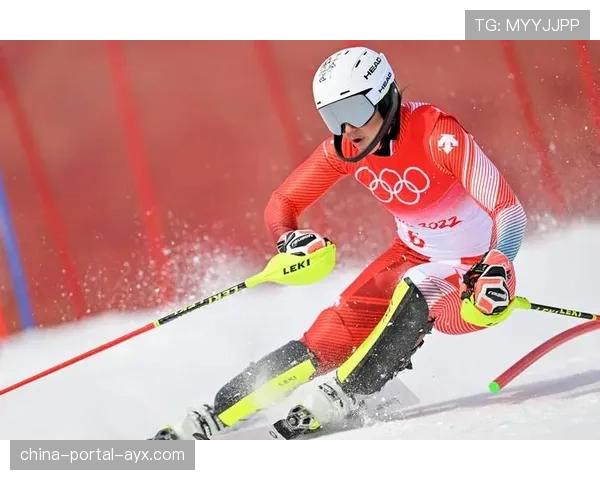 女子速降世界杯揭幕战：米丽安·妮可摔车后退赛，瓦利·霍尔爆冷登顶